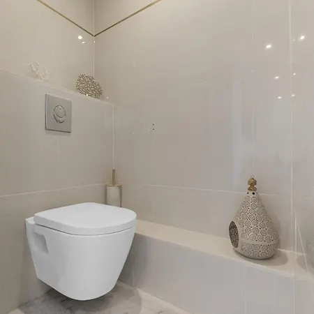 V - A 2 Min Du Palais - Hypercentre - Calme 公寓 *