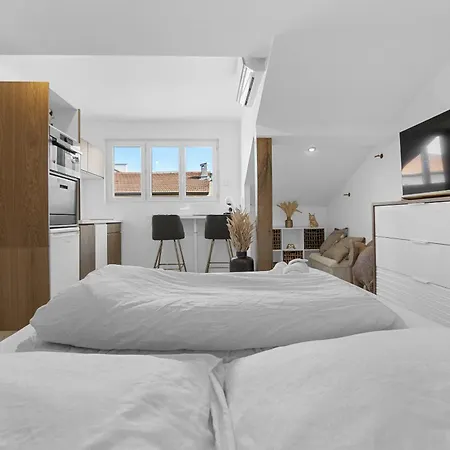 V - A 2 Min Du Palais - Hypercentre - Calme